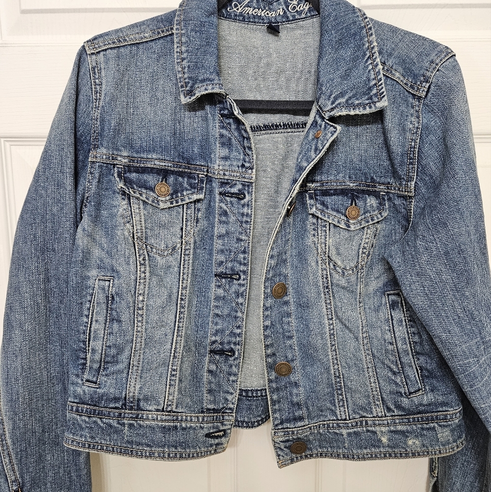 American Eagle denim jacket size large.